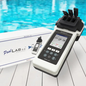 PoolLab-2-photo-watertester